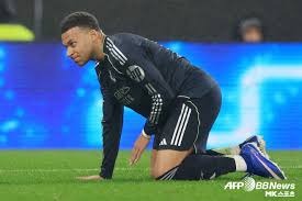 为什么打者在准备区习惯摩擦带有泥土的击球手套